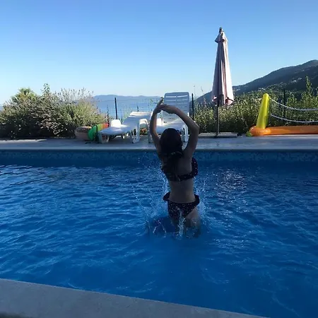 Nave Ičići